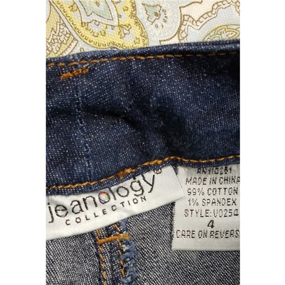 Jeanology Collection Jean Skirt Size 4 - Picture 3 of 3